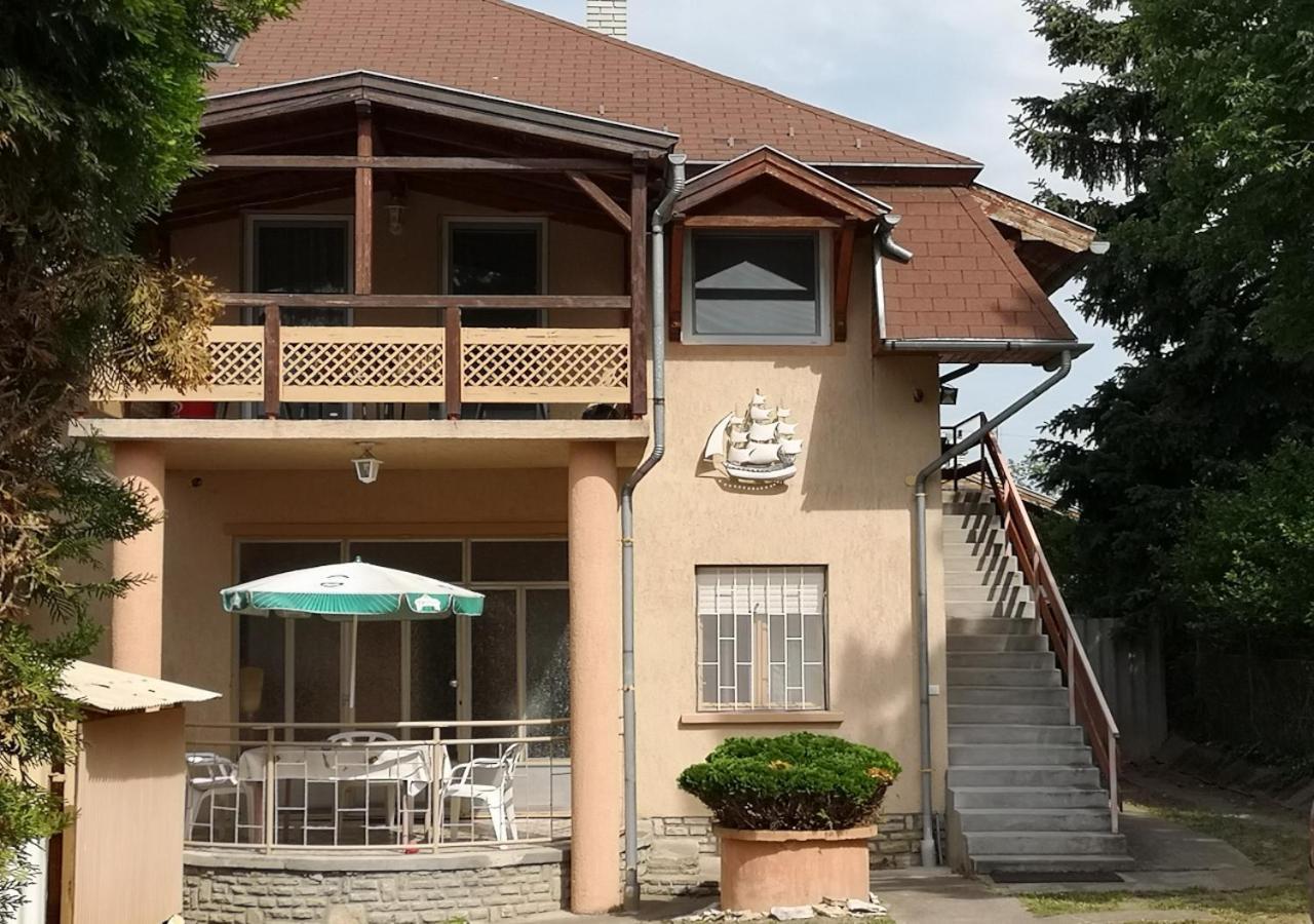 Vitorlas Apartmanhaz Siofok Ngoại thất bức ảnh