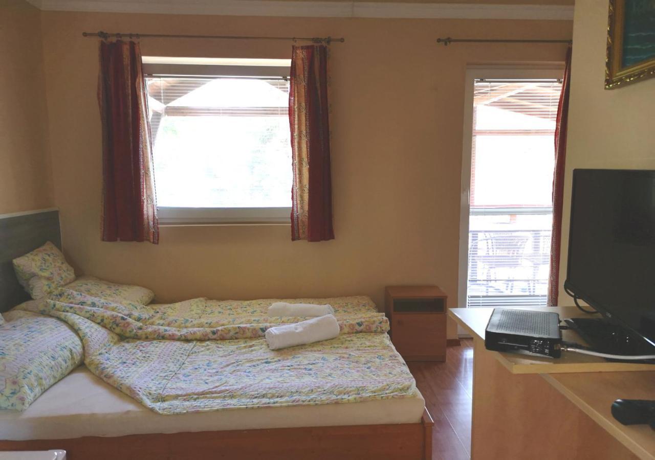 Vitorlas Apartmanhaz Siofok Ngoại thất bức ảnh