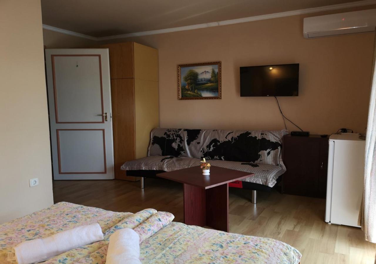 Vitorlas Apartmanhaz Siofok Ngoại thất bức ảnh