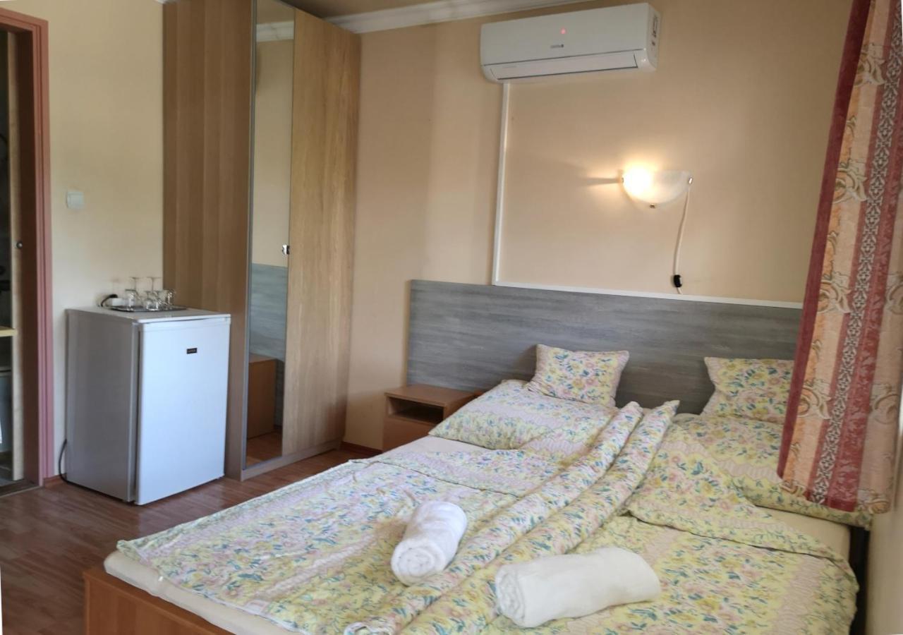 Vitorlas Apartmanhaz Siofok Ngoại thất bức ảnh