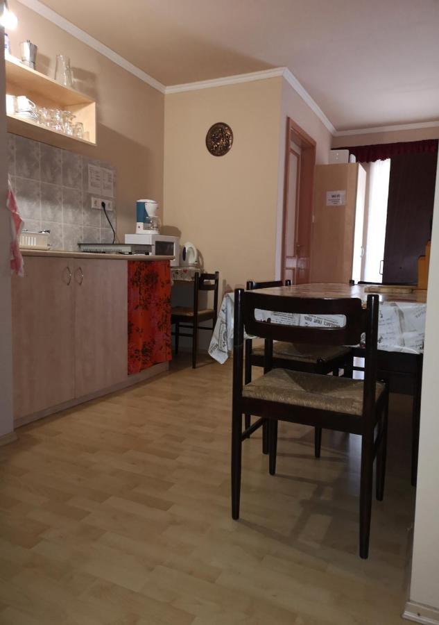 Vitorlas Apartmanhaz Siofok Ngoại thất bức ảnh